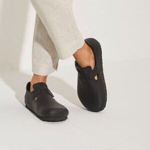 Black "London" Birkenstock Shoe